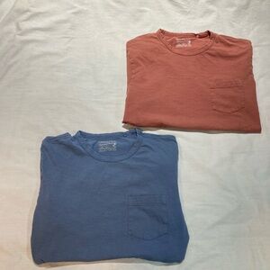 Lot of 2 Faherty Sun Washed pocket tees, Men’s size large, organic cotton